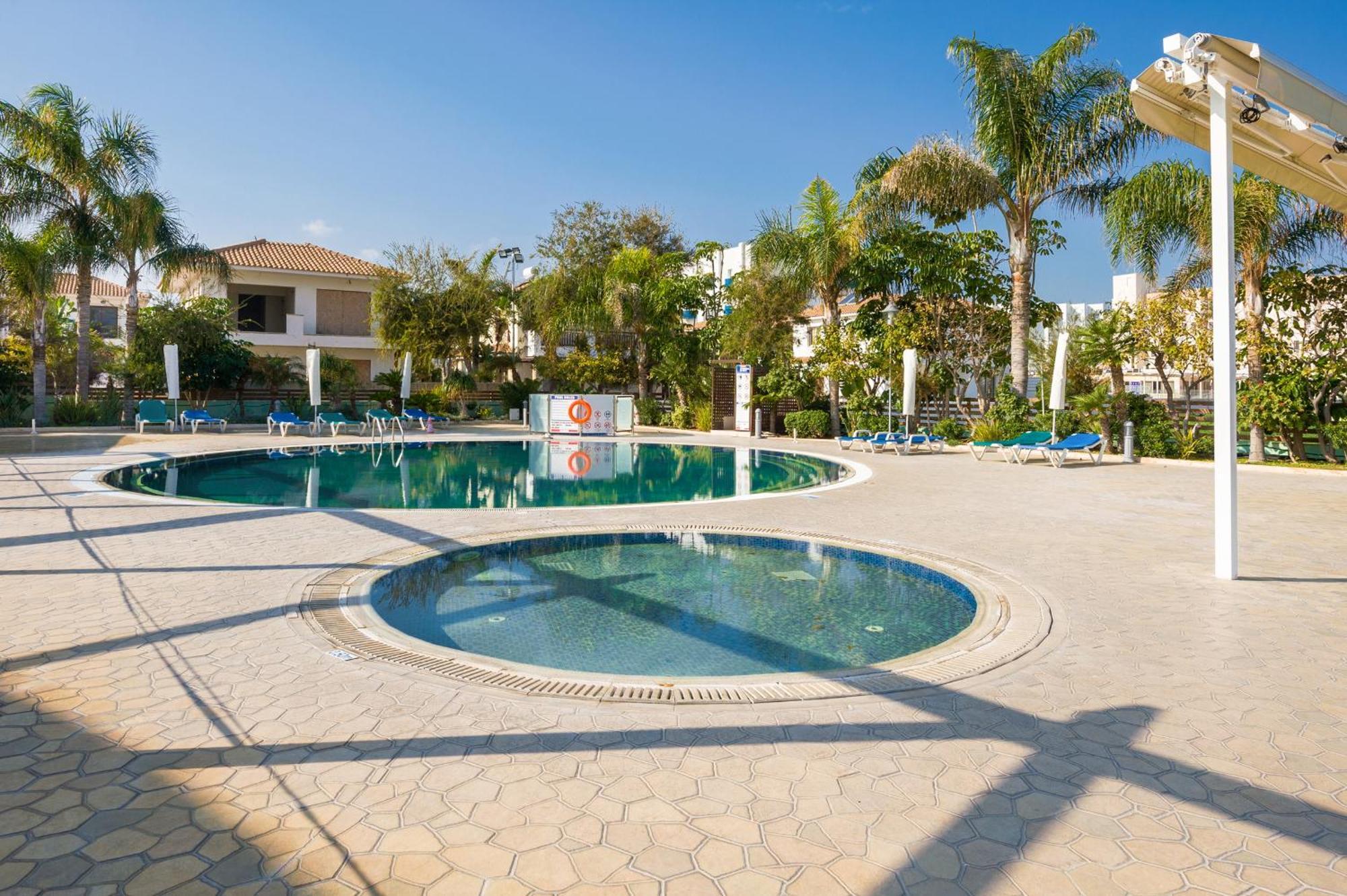 Villa Oasis Pernera Ngoại thất bức ảnh