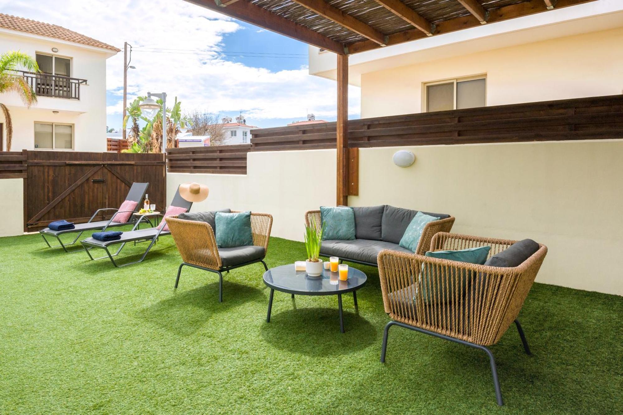 Villa Oasis Pernera Ngoại thất bức ảnh